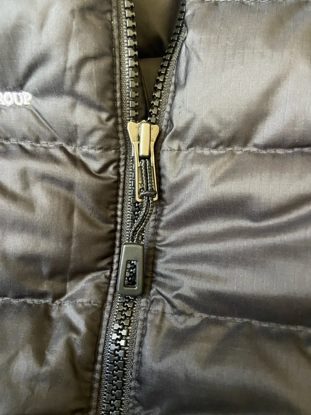Patagonia Women’s Black Quilted Down Vest with BCG Embroidery NWOT - Picture 7 of 7